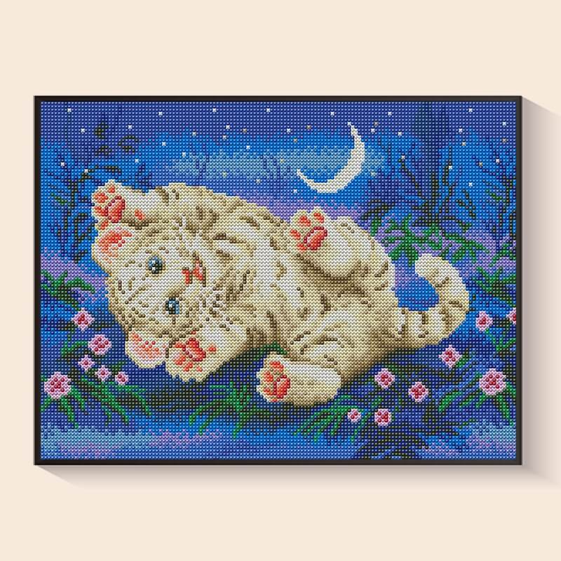Snow Leopard Diamond Painting Kit – Gentle Eyes of Playful Snow Leopard Cub | DYC